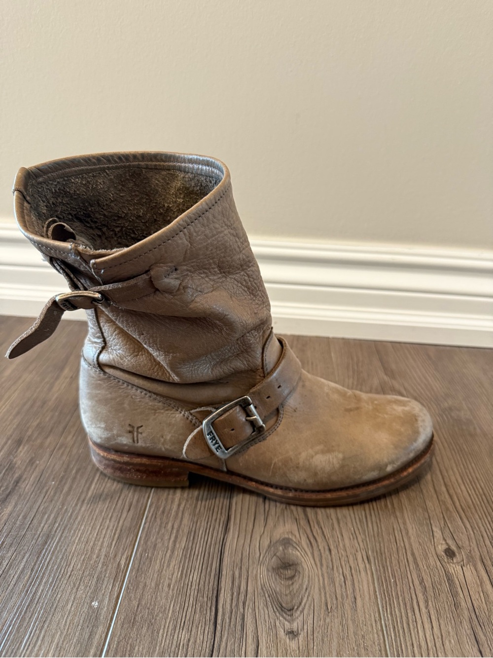Frye Veronica Short Leather Boots Size 8/8.5